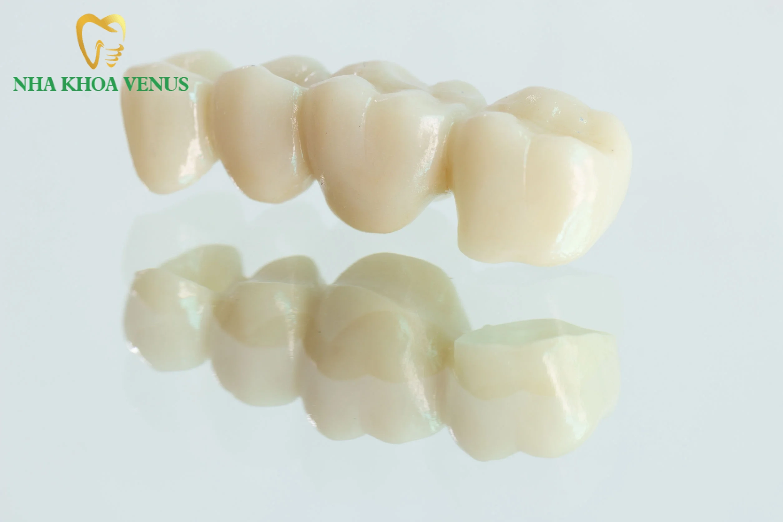 Chất liệu cầu răng toàn sứ Zirconia cao cấp