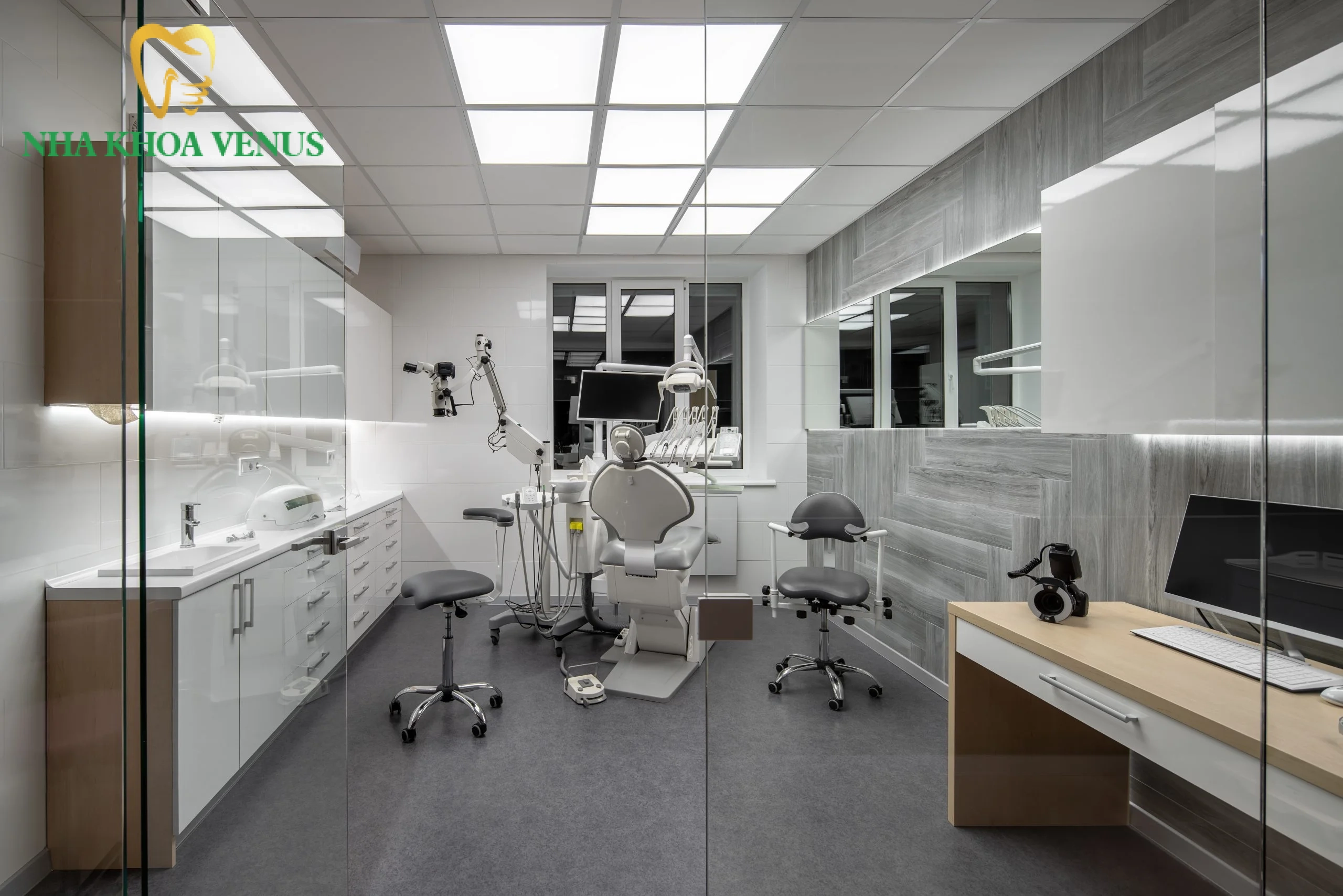 Implant chân bướm zygomatic là gì ưu điểm và bảng giá 4 Quy trình phẫu thuật cấy ghép Implant chuyên sâu trong phòng mổ vô trùng tại Nha Khoa Venus
